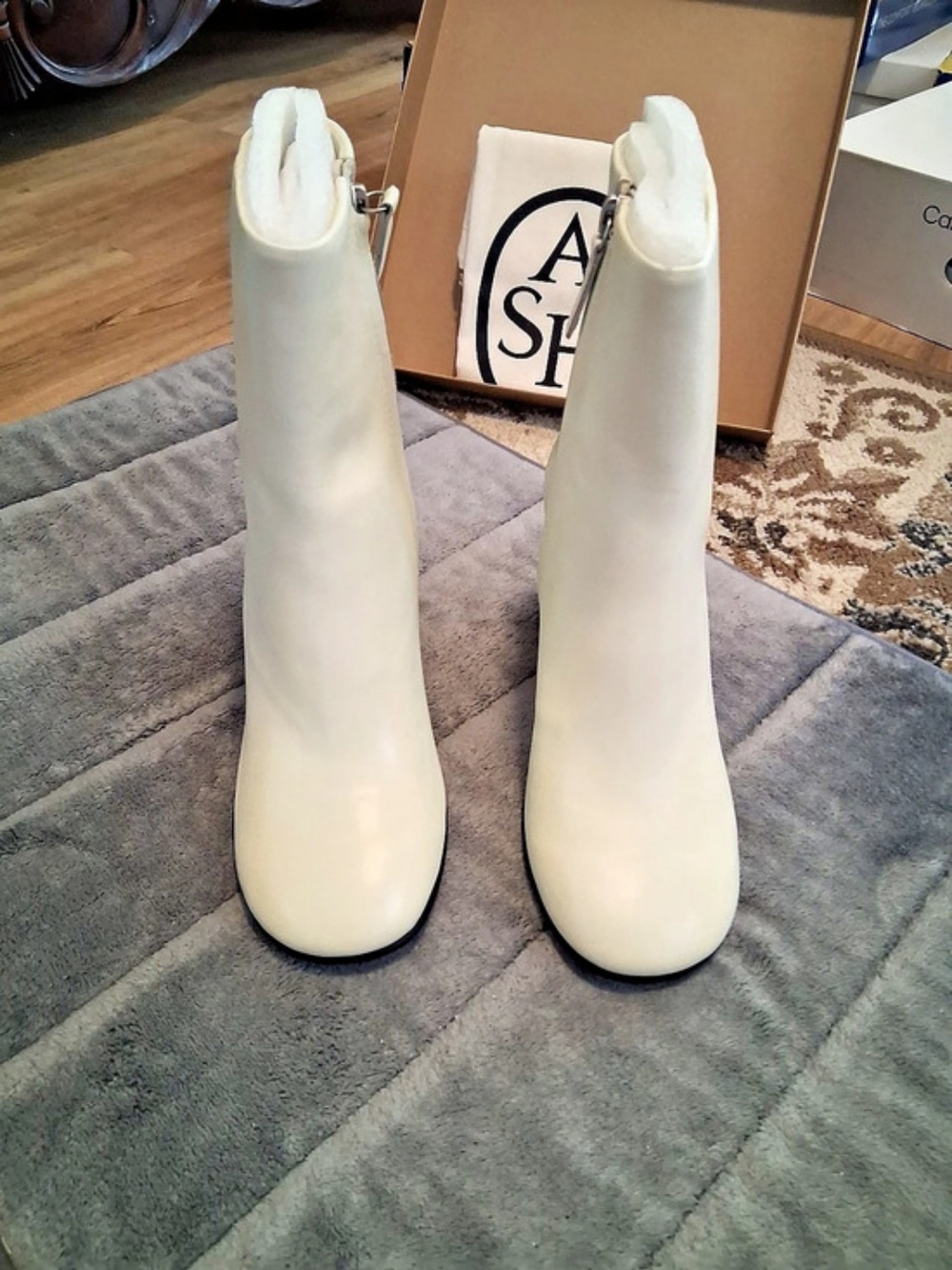 ASH Britney Leather Bootie White Leather Heeled Boots EU 36 M.